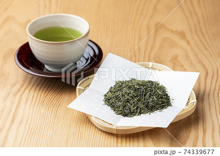 温かい緑茶 温かい緑茶 74339677