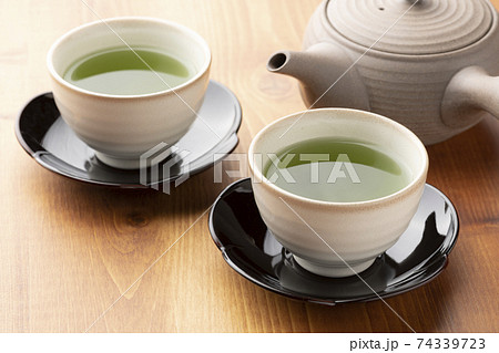 温かい緑茶 74339723