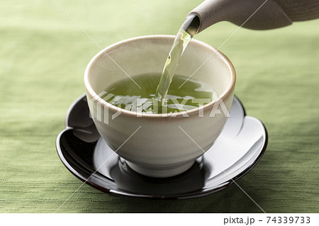 日本茶を淹れる 日本茶を淹れる 74339733