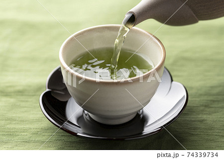 日本茶を淹れる 日本茶を淹れる 74339734