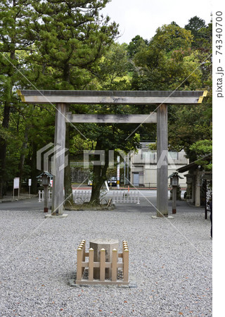 猿田彦神社　古殿地と八角鳥居 74340700