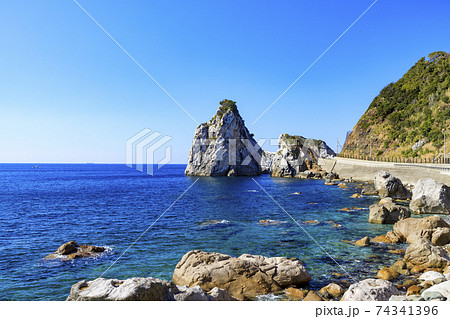 白崎海岸　立厳岩 74341396