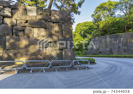 皇居東御苑 旧江戸城 中雀門跡 中之門跡 二の丸 三の丸 皇居附属庭園 石垣 皇居東御苑 旧江戸城 中雀門跡 中之門跡 二の丸 三の丸 皇居附属庭園 石垣 74344058