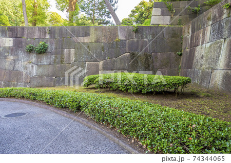 皇居東御苑 旧江戸城 中雀門跡 中之門跡 二の丸 三の丸 皇居附属庭園 石垣 皇居東御苑 旧江戸城 中雀門跡 中之門跡 二の丸 三の丸 皇居附属庭園 石垣 74344065