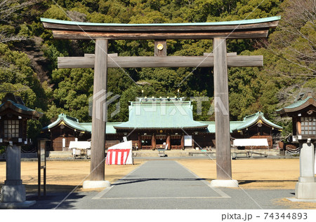 静岡県護国神社　二の鳥居 74344893
