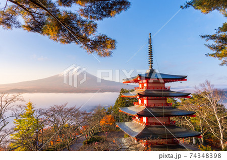 Rare scene of Chureito pagoda and Mount Fuji with morning fog, Japan in autumn Rare scene of Chureito pagoda and Mount Fuji with morning fog, Japan in autumn 74348398