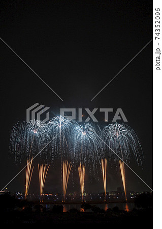 東京都 葛飾花火大会の写真素材