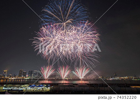 大阪府】なにわ淀川花火大会の写真素材 [74352220] - PIXTA