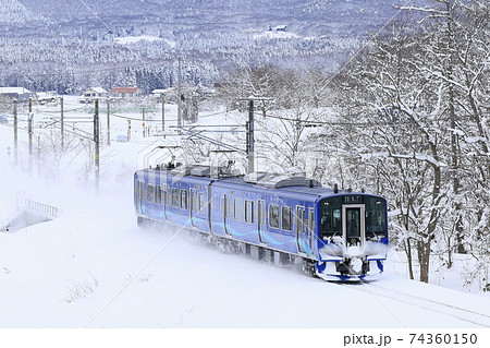 雪景色の「しなの鉄道」 雪景色の「しなの鉄道」 74360150