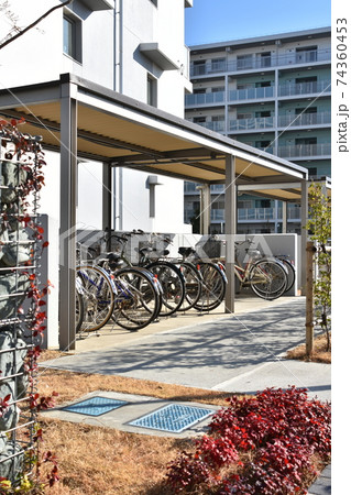 マンションの駐輪場 マンションの駐輪場 74360453
