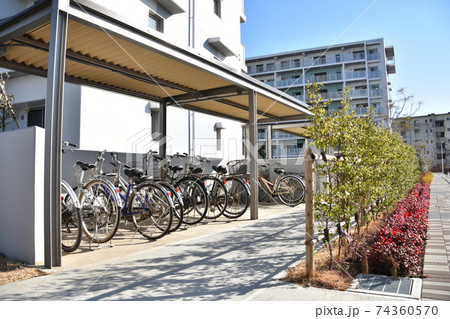 マンションの駐輪場 マンションの駐輪場 74360570