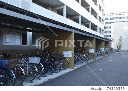 マンションの駐輪場 マンションの駐輪場 74360576