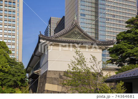 大手門　江戸城　門　皇居東御苑　旧江戸城　二の丸　三の丸　 74364681