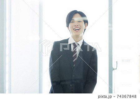 ビジネスマン 就活 74367848