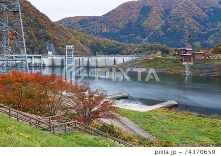 福島県/ 紅葉の大川ダム 若郷湖 福島県/ 紅葉の大川ダム 若郷湖 74370659