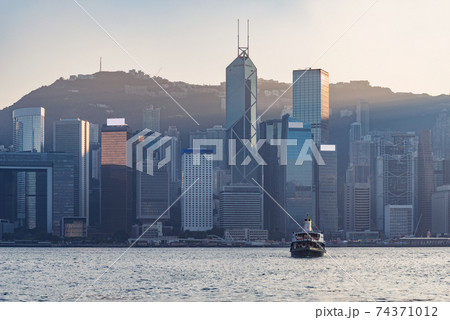 View of Hong Kong harbour. 74371012