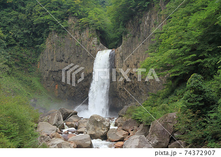 日本の滝百選　苗名滝 74372907