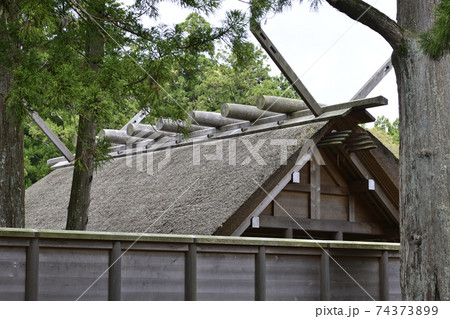 伊勢神宮　外宮　正宮　豊受⼤神宮 74373899