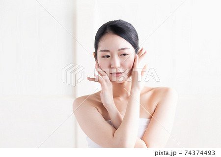 美容・スキンケア・保湿・ビューティー（真剣） 74374493