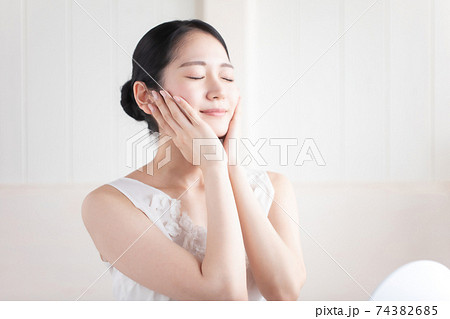 化粧水・美容液・乳液 74382685