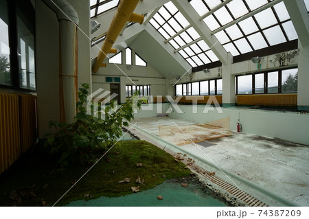 廃墟　長野県　白樺湖グランドホテル　廃ホテル ホテル 廃旅館旅館 温泉旅館 宿泊施設 廃宿泊施設 74387209