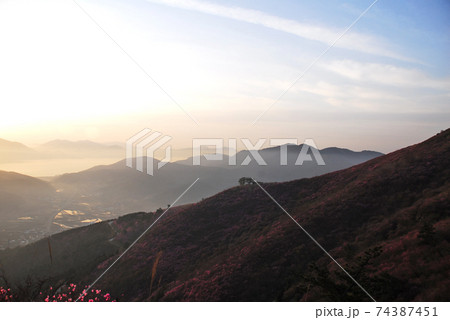霧 山 秋 74387451