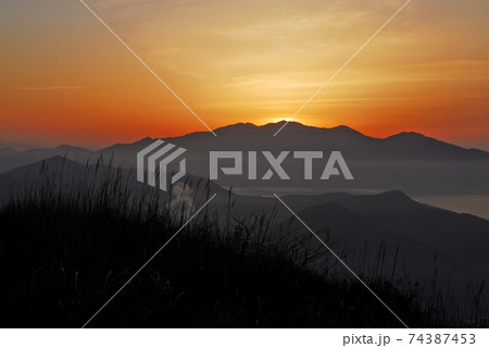 空 アウトドア 登山 74387453