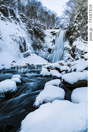 冬の秋保大滝 74387819