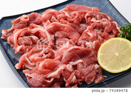 牛肉 薄切り 牛肉 薄切り 74389478