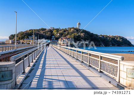 《神奈川県》江ノ島・朝の静かな風景 74391271