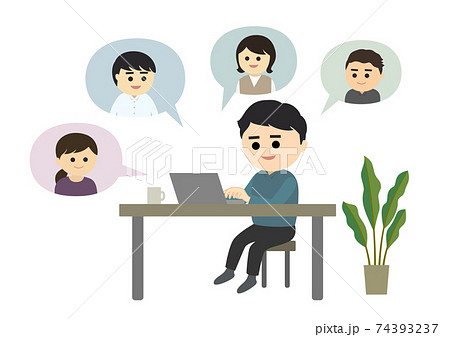 テレワークをしている男性 74393237