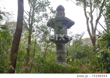 大燈籠（佐久間燈籠　熱田神宮　愛知県 名古屋市 熱田区） 74396944