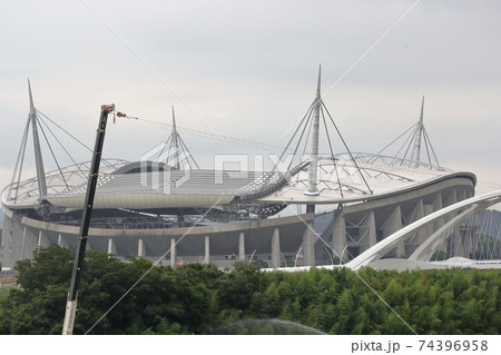 豊田スタジアムと豊田大橋（愛知県 豊田市） 74396958