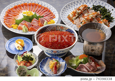 会席料理　日本食　和食　盛付 74398338