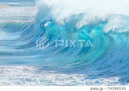 turquoise waves at Sandy Beach, Hawaii 74399530