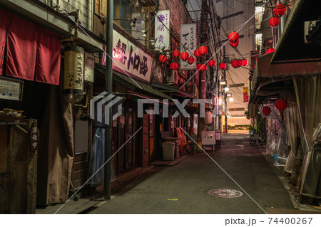 《東京都》コロナ禍の赤羽飲み屋街・緊急事態宣言下の時短営業 《東京都》コロナ禍の赤羽飲み屋街・緊急事態宣言下の時短営業 74400267