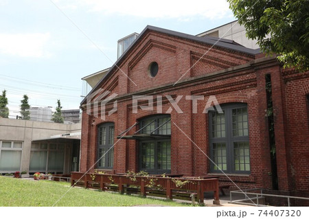 赤レンガ図書館 74407320