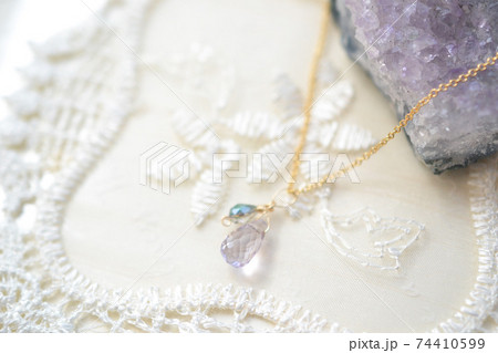 アメジストのペンダント 74410599