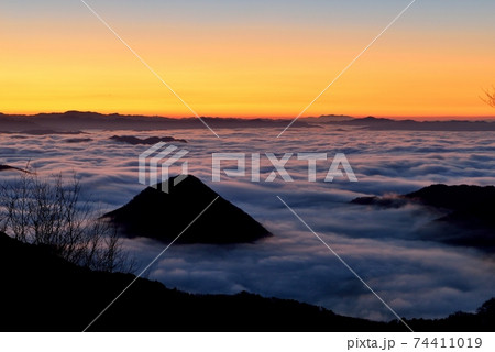 大江山からの福知山盆地の雲海 74411019