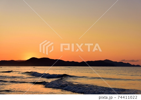 夕日が浦の夕焼け 74411022
