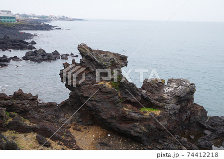 韓国 済州島 龍頭岩 韓国 済州島 龍頭岩 74412218