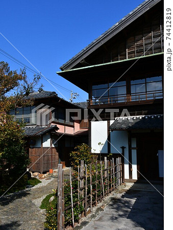 冬晴れの半田運河界隈　旧中埜半六邸・蔵の街 74412819