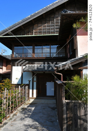 冬晴れの半田運河界隈 旧中埜半六邸・蔵の街 冬晴れの半田運河界隈 旧中埜半六邸・蔵の街 74412820