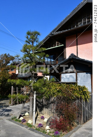 冬晴れの半田運河界隈　旧中埜半六邸・蔵の街 74412823