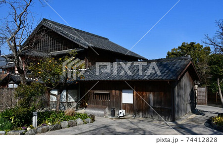 冬晴れの半田運河界隈　旧中埜半六邸・蔵の街 74412828