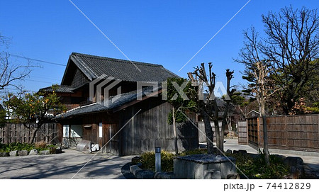 冬晴れの半田運河界隈　旧中埜半六邸・蔵の街 74412829