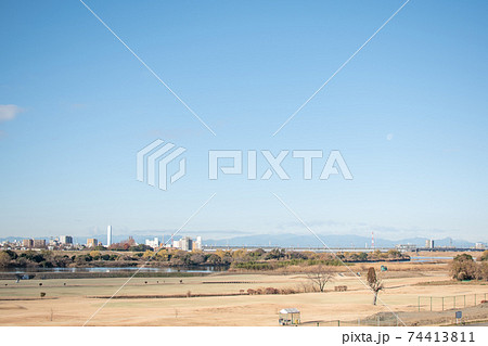 西中学校堤外グラウンド場辺りからの対岸・北区/川口市荒川町 西中学校堤外グラウンド場辺りからの対岸・北区/川口市荒川町 74413811
