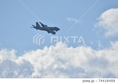 大空を翔る海上自衛隊のP-1哨戒機 大空を翔る海上自衛隊のP-1哨戒機 74416409