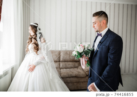 Close up of a nice young wedding couple 74416855