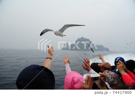 人 人間 旅行 74417900